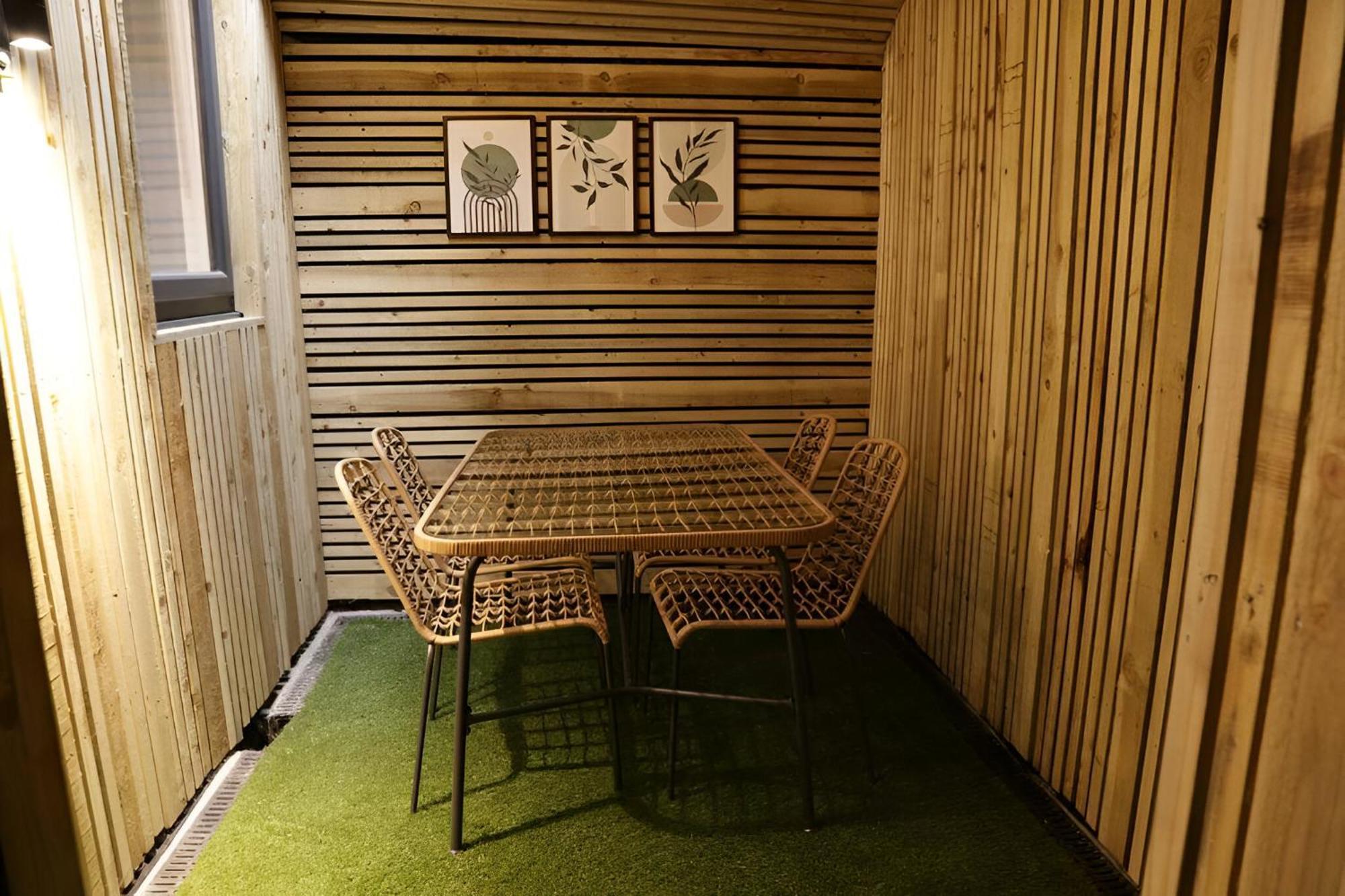 Appartamento Cozy Vibes Refined 2Br Flat Bury  Esterno foto